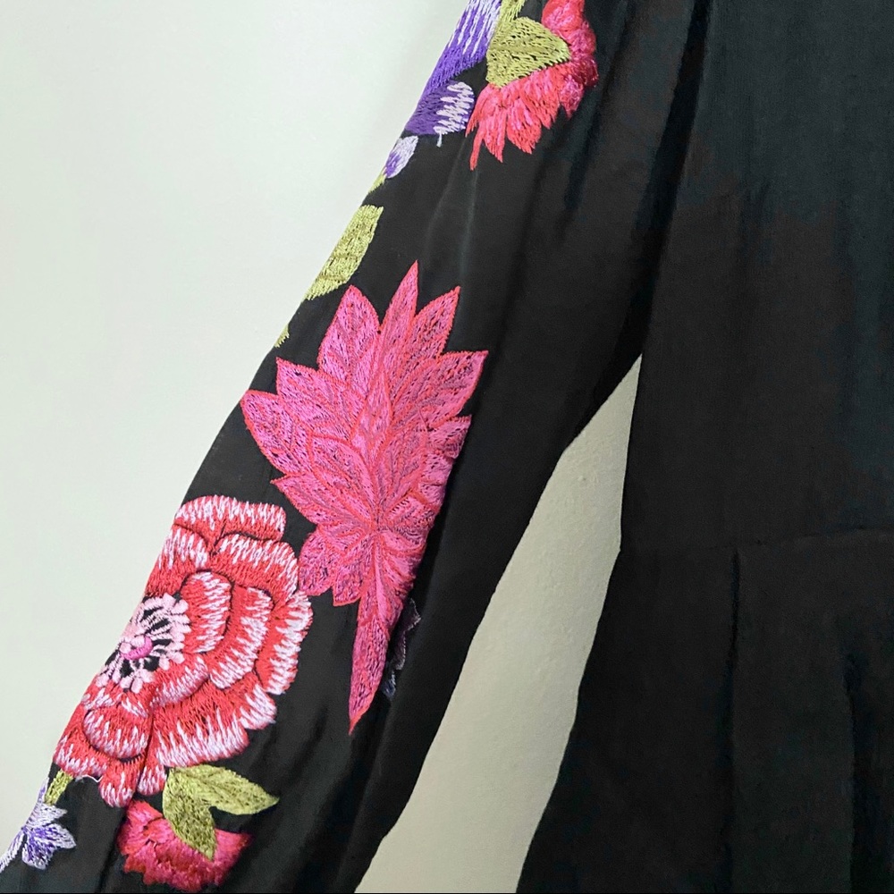 Josie Natori Embroidered Floral Tunic Top - Picture 6 of 9